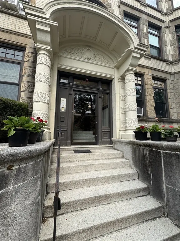 2 bed, 1 bath apartment for rent at 31 Westbourne Ter Unit 2, Corey Hill — photo 1 of 15