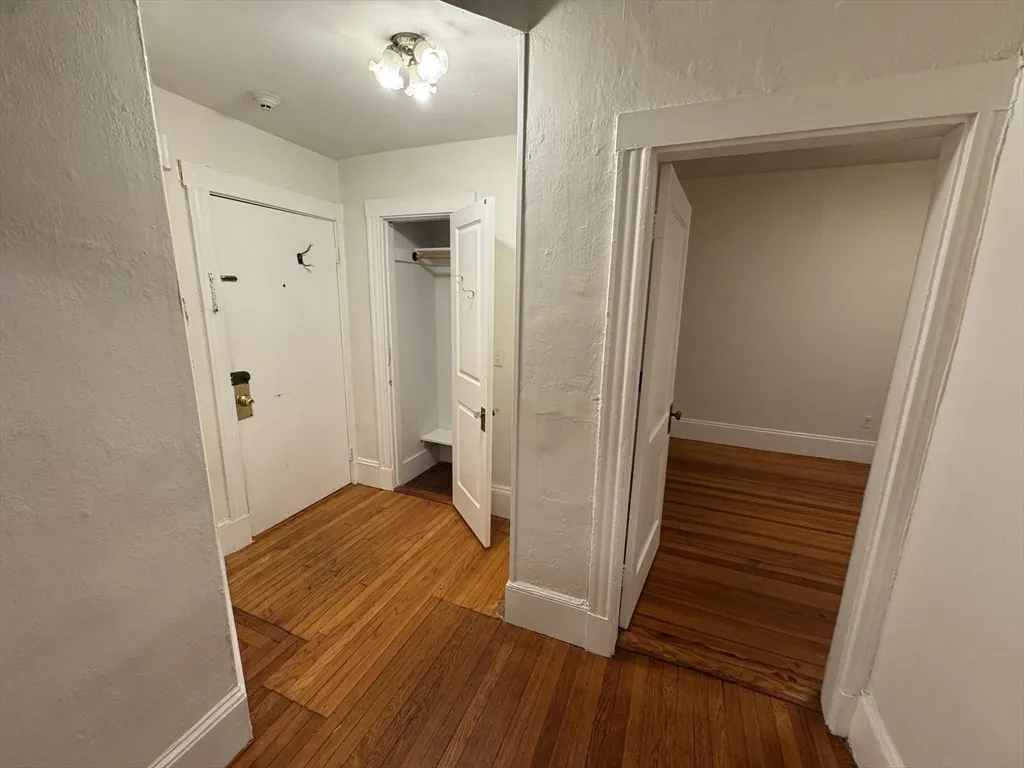 2 bed, 1 bath apartment for rent at 31 Westbourne Ter Unit 2, Corey Hill — photo 3 of 15
