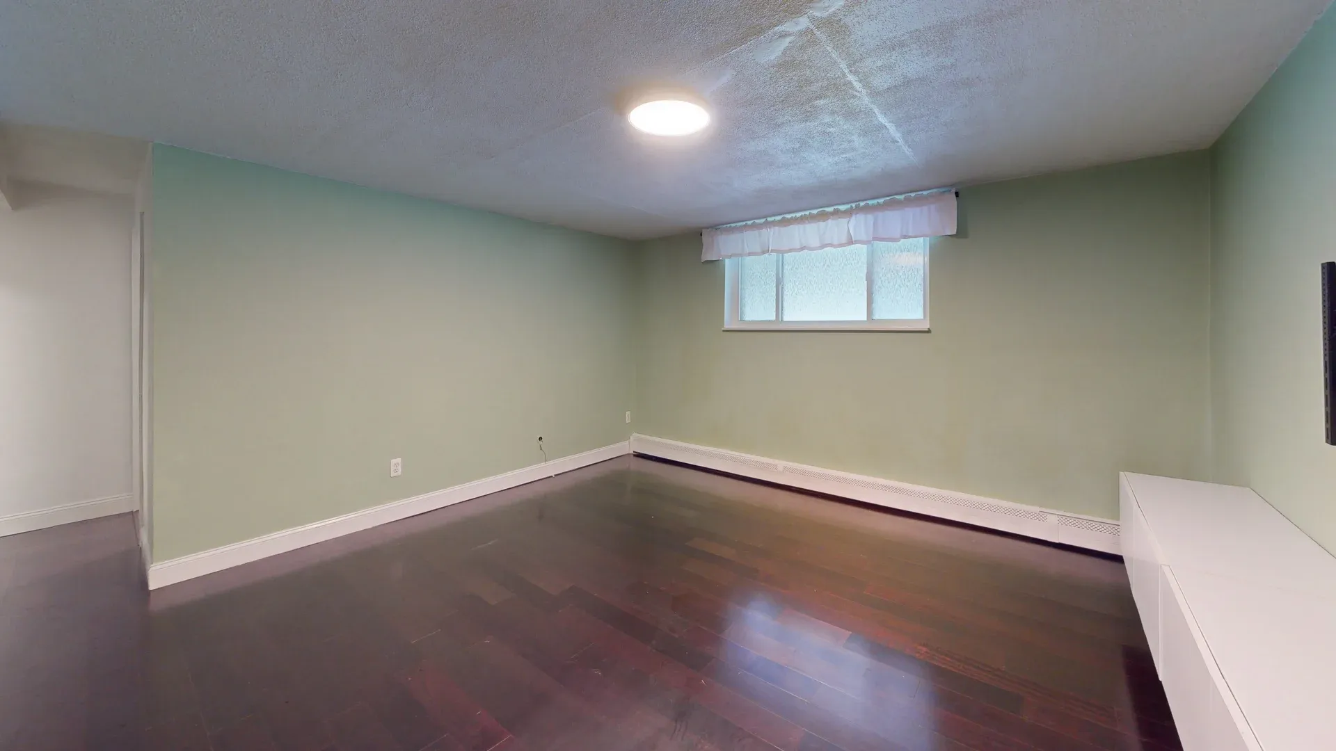 2 bed, 1 bath apartment for rent at 31 Westgate Rd Unit 1, Chestnut Hill — photo 2 of 8
