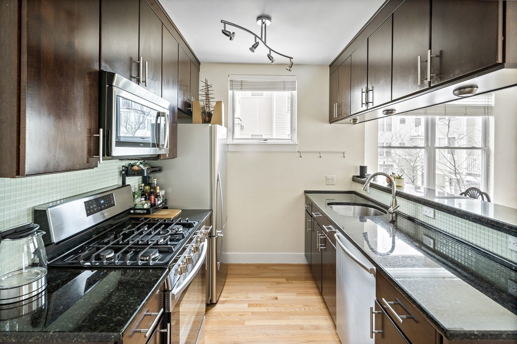 1 bed, 1 bath apartment for rent at 31 Wheeler St Unit 203, Cambridge Highlands — photo 5 of 17