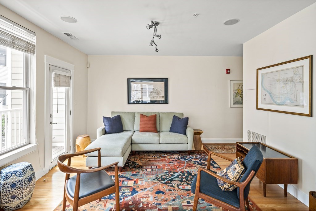 1 bed, 1 bath apartment for rent at 31 Wheeler St Unit 203, Cambridge Highlands — photo 2 of 17