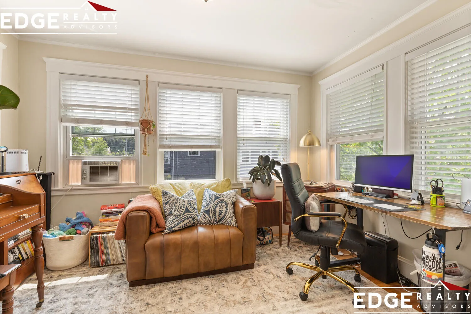 3 bed, 1 bath apartment for rent at 31 Willoughby St Unit 1, Brighton — photo 12 of 14