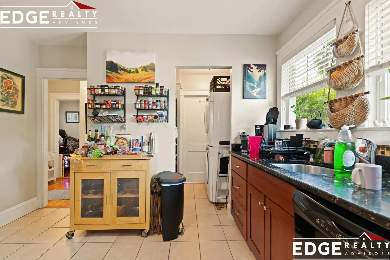3 bed, 1 bath apartment for rent at 31 Willoughby St Unit 1, Brighton — photo 8 of 14