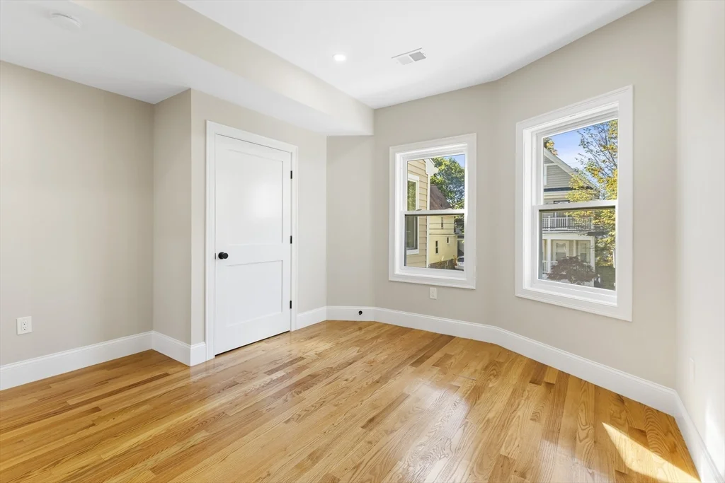 3 bed, 1 bath apartment for rent at 31 Woodale Ave Unit 2, Mattapan — photo 11 of 18