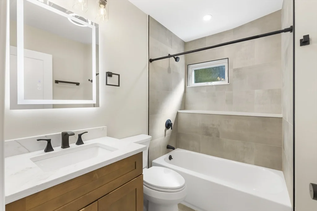 3 bed, 1 bath apartment for rent at 31 Woodale Ave Unit 2, Mattapan — photo 4 of 18