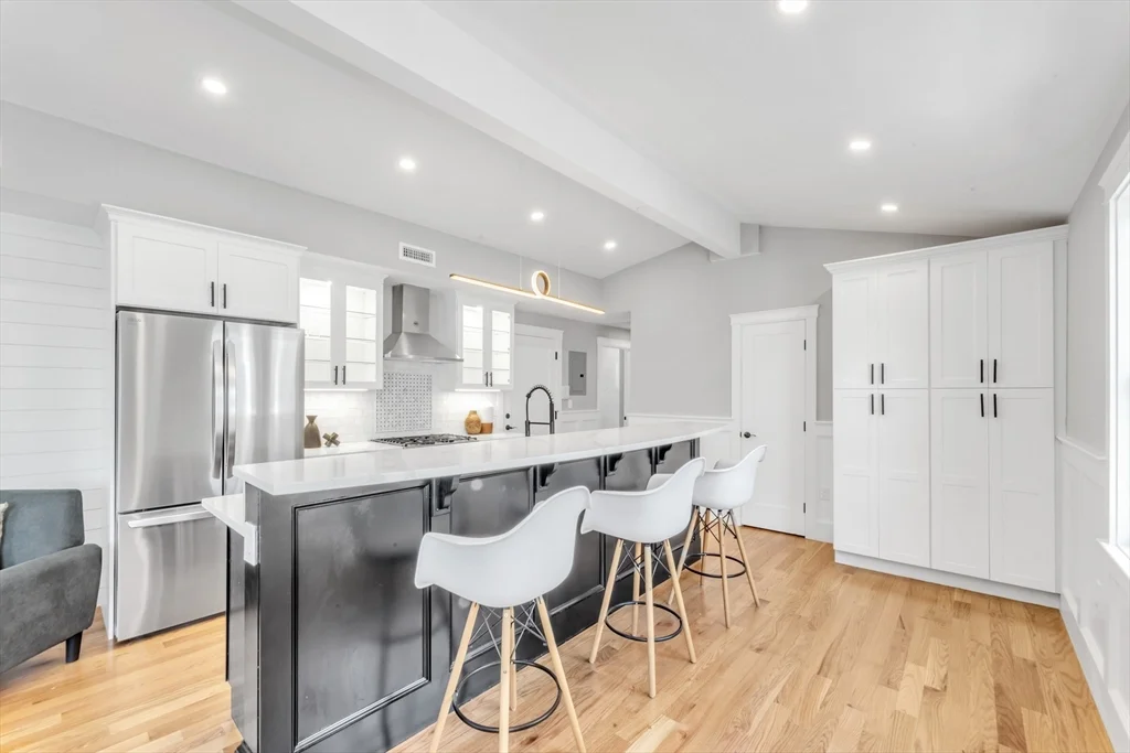 2 bed, 2 bath apartment for rent at 31 Woodlawn Unit 2, Jamaica Plain — photo 4 of 18
