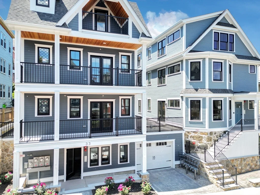 2 bed, 2 bath apartment for rent at 31 Woodlawn Unit 2, Jamaica Plain