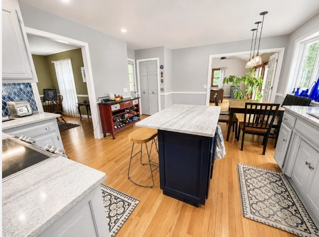 3 bed, 2 bath apartment for rent at 31 Woodside Circle, Sturbridge — photo 7 of 18