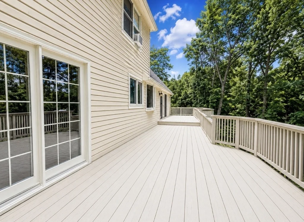 3 bed, 2 bath apartment for rent at 31 Woodside Circle, Sturbridge — photo 2 of 18
