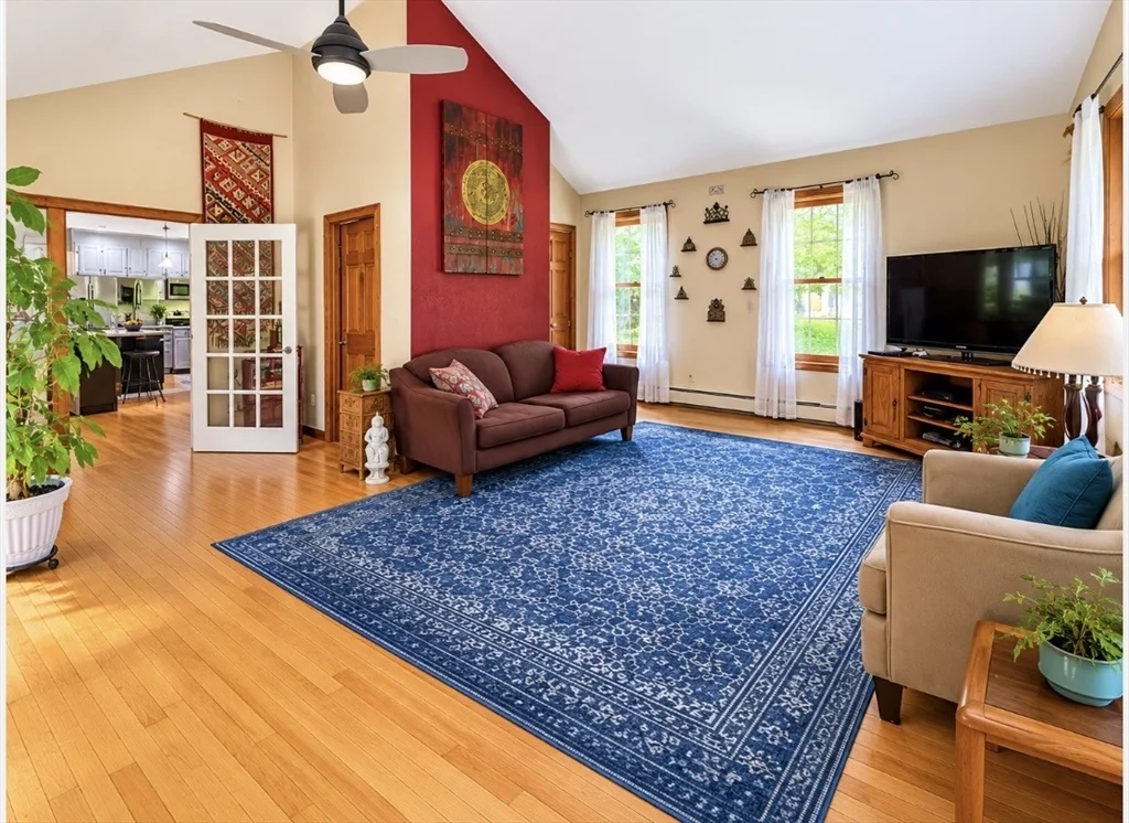 3 bed, 2 bath apartment for rent at 31 Woodside Circle, Sturbridge — photo 3 of 18