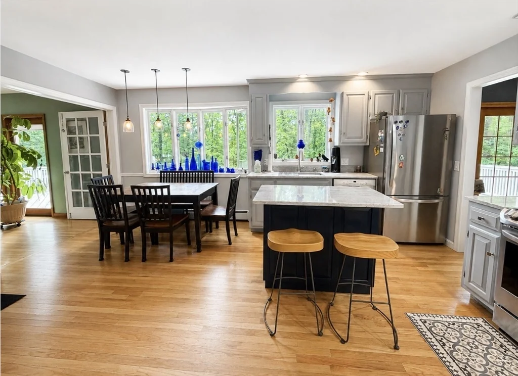 3 bed, 2 bath apartment for rent at 31 Woodside Circle, Sturbridge — photo 6 of 18