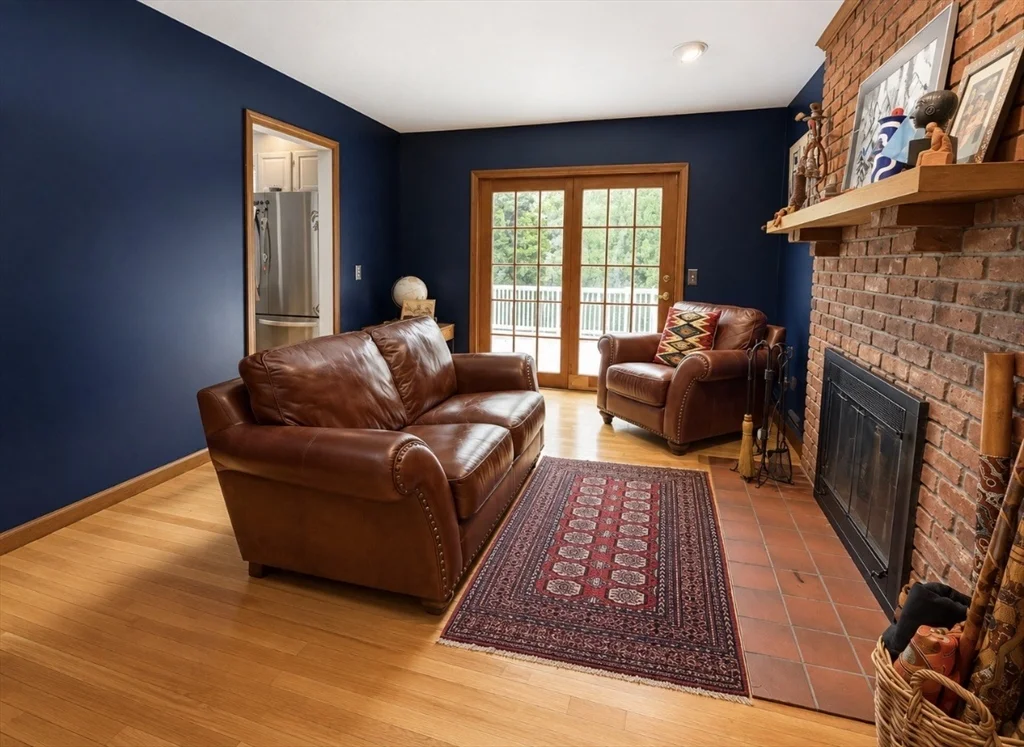 3 bed, 2 bath apartment for rent at 31 Woodside Circle, Sturbridge — photo 5 of 18
