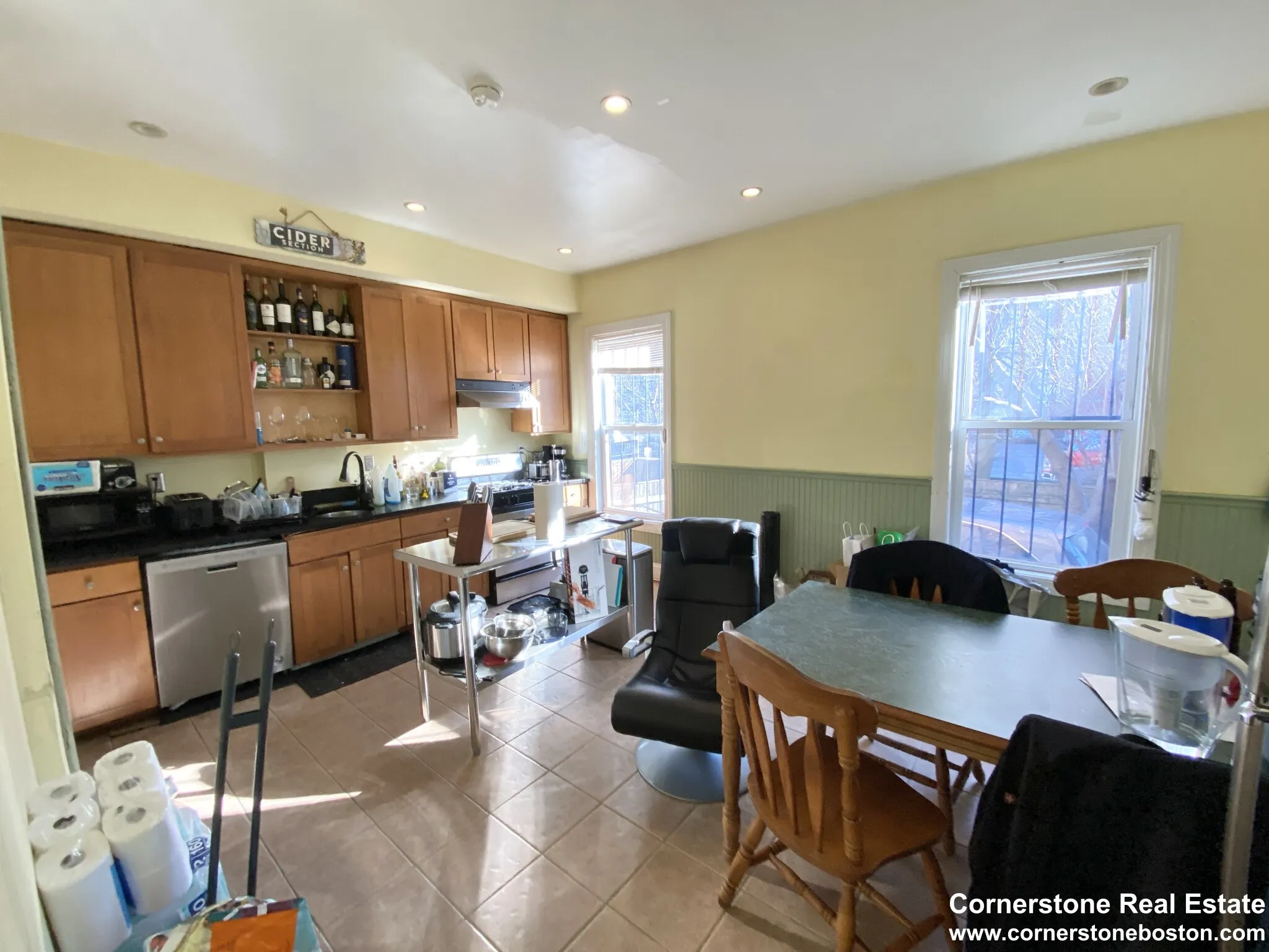 5 bed, 2.5 bath apartment for rent at 31 Worthington St Unit 1, Mission Hill — photo 1 of 42