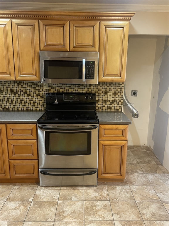 2 bed, 1 bath apartment for rent at 310 Brook Village Rd Unit 18, Nashua — photo 6 of 15