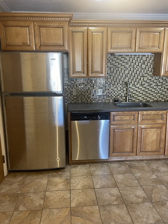 2 bed, 1 bath apartment for rent at 310 Brook Village Rd Unit 18, Nashua — photo 5 of 15