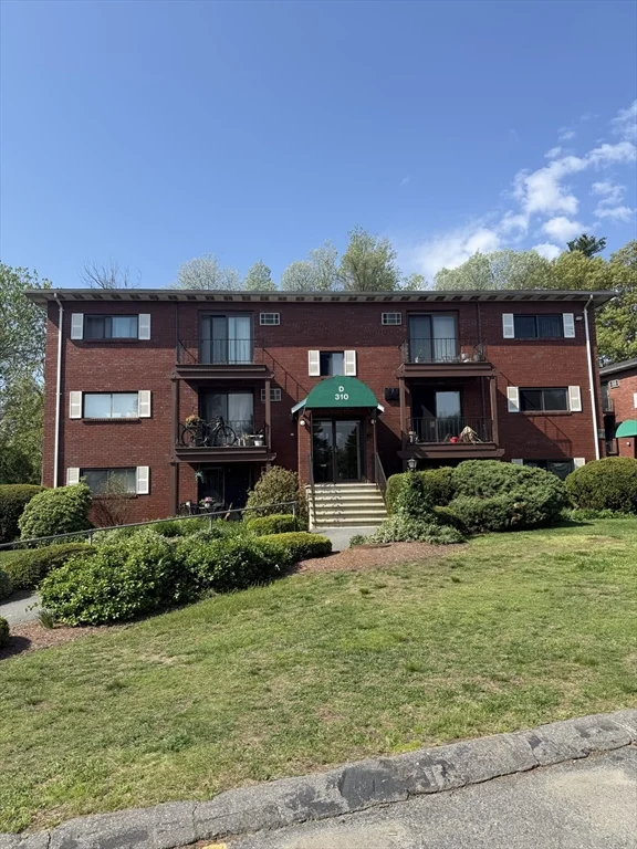 1 bed, 1 bath apartment for rent at 310 Codman Hill Rd Unit 34D, Boxborough — photo 1 of 17