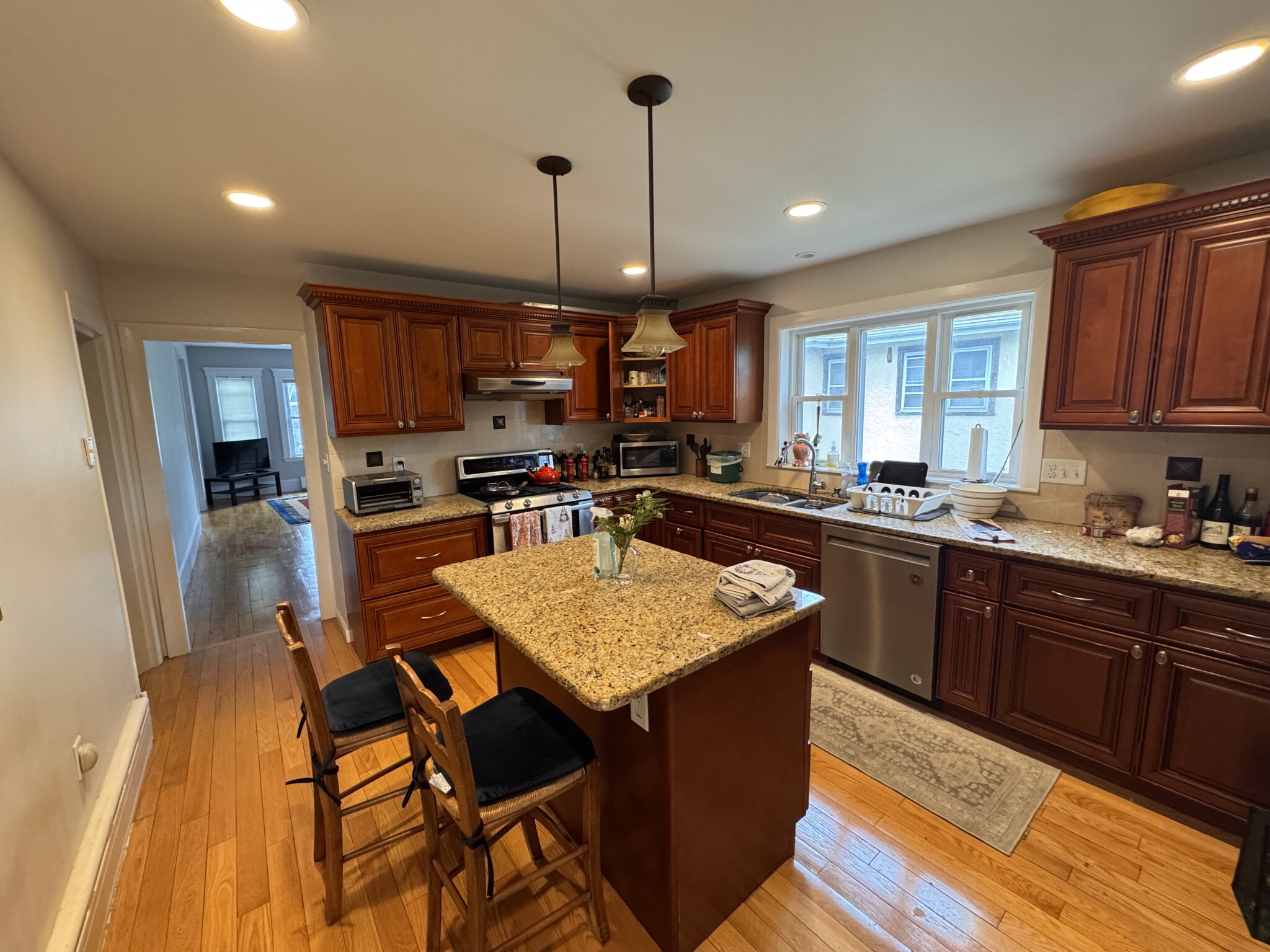 2 bed, 1 bath apartment for rent at 310 Concord Ave, West Cambridge — photo 5 of 17