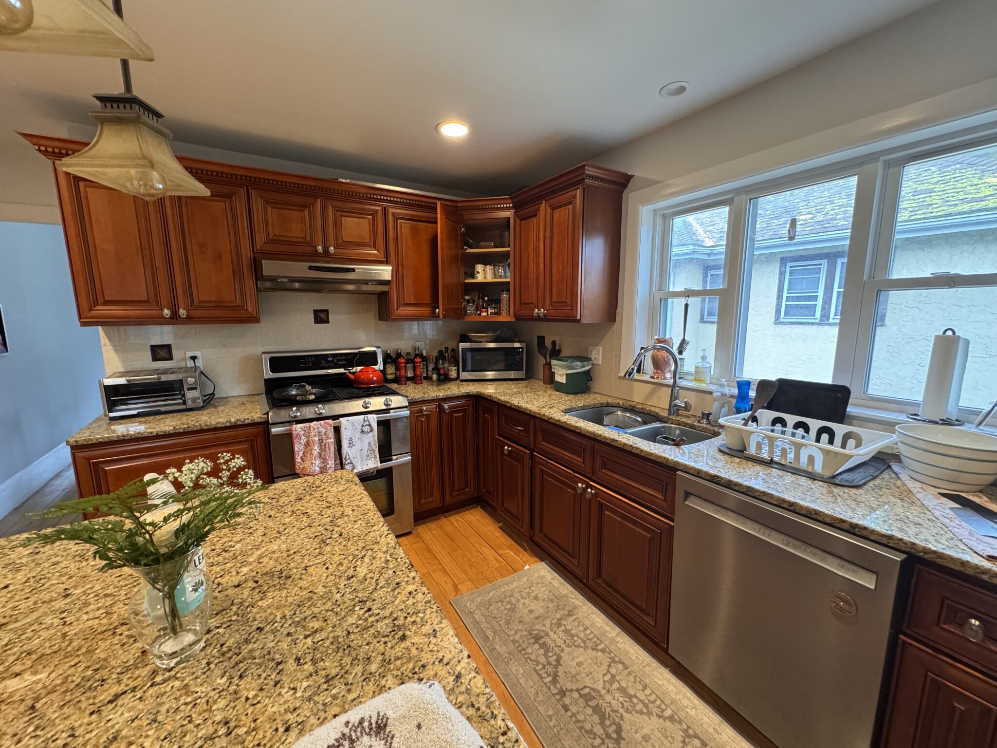 2 bed, 1 bath apartment for rent at 310 Concord Ave, West Cambridge — photo 6 of 17