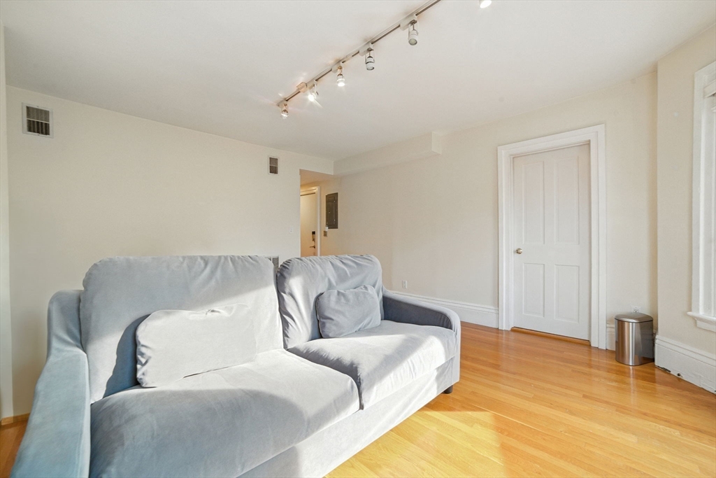 1 bed, 1 bath apartment for rent at 310 Shawmut Unit 3, South End — photo 2 of 17