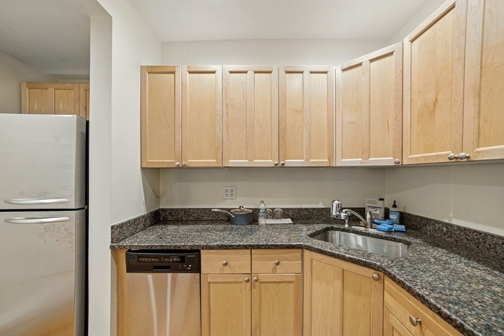 1 bed, 1 bath apartment for rent at 310 Shawmut Unit 3, South End — photo 7 of 17