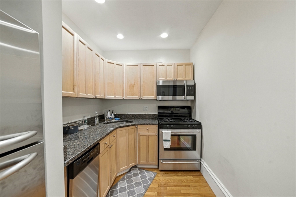 1 bed, 1 bath apartment for rent at 310 Shawmut Unit 3, South End — photo 8 of 17
