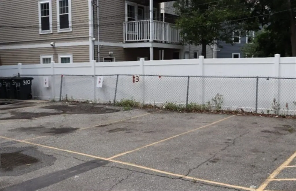 4 bed, 1 bath apartment for rent at 310 Talbot Ave Unit 2, Dorchester — photo 13 of 16