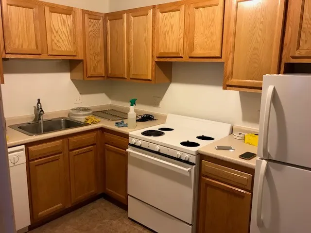 2 bed, 1 bath apartment for rent at 310 Tappan St Unit 5, Aspinwall Hill — photo 17 of 19