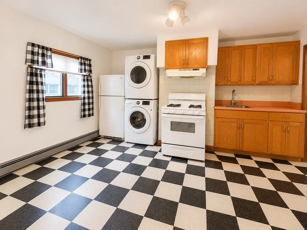 2 bed, 1 bath apartment for rent at 310R Prospect St Unit 1, Wellington-Harrington — photo 2 of 11
