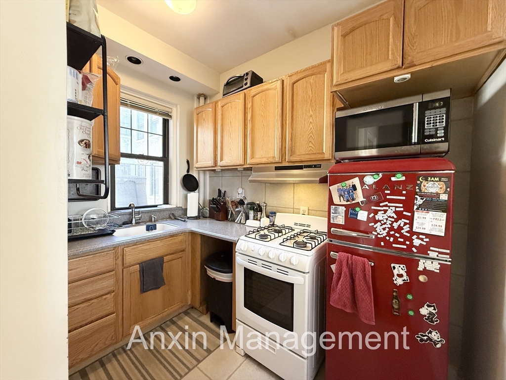2 bed, 1 bath apartment for rent at 311 Allston St Unit 6, Allston — photo 3 of 7
