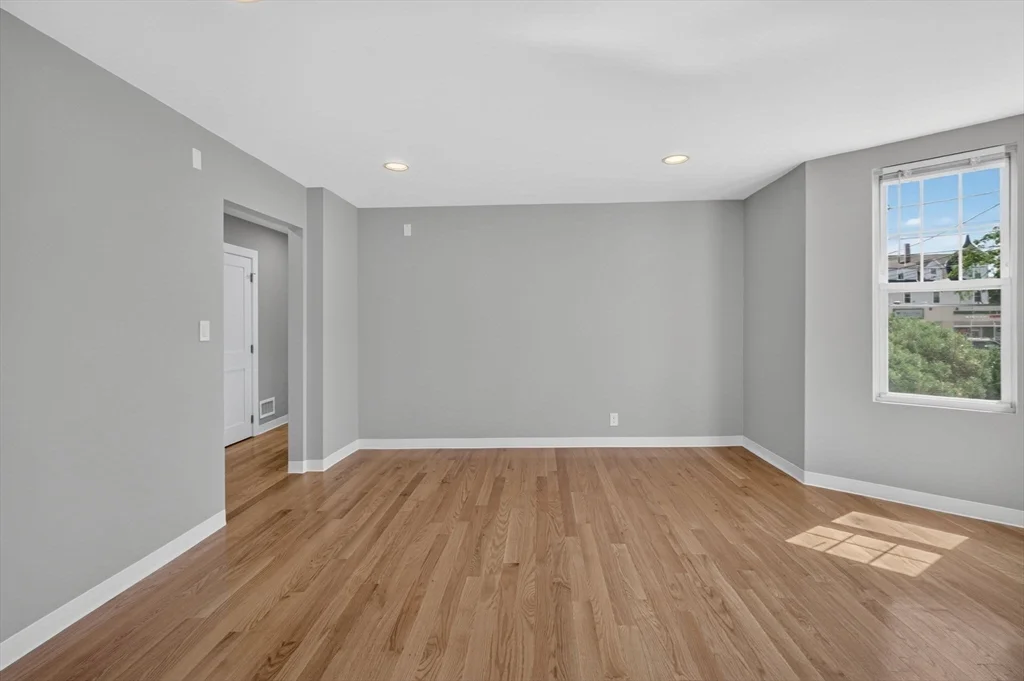 3 bed, 1 bath apartment for rent at 311 Central St Unit 1, Saugus — photo 4 of 27