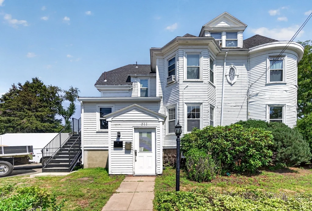 3 bed, 1 bath apartment for rent at 311 Central St Unit 1, Saugus — photo 26 of 27