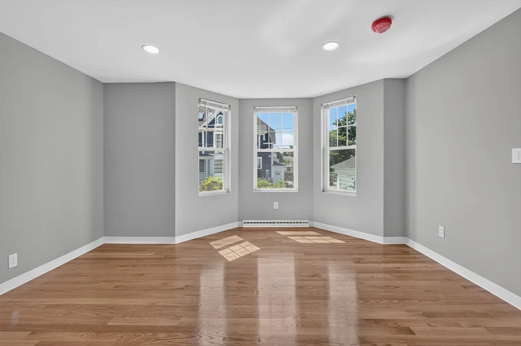3 bed, 1 bath apartment for rent at 311 Central St Unit 1, Saugus — photo 2 of 27