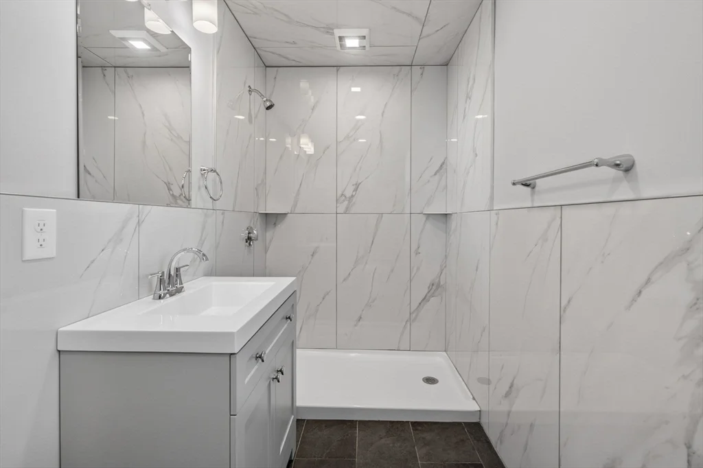 3 bed, 1 bath apartment for rent at 311 Central St Unit 1, Saugus — photo 12 of 27