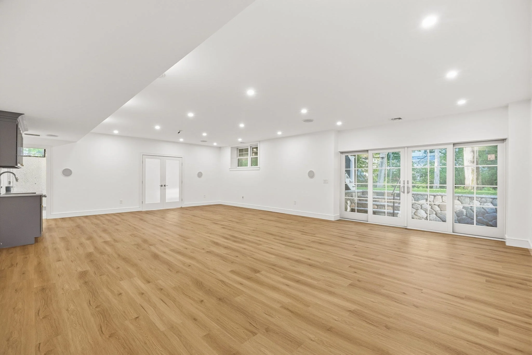 6 bed, 4+ bath apartment for rent at 311 Dedham Ave Unit 311, Needham — photo 32 of 37
