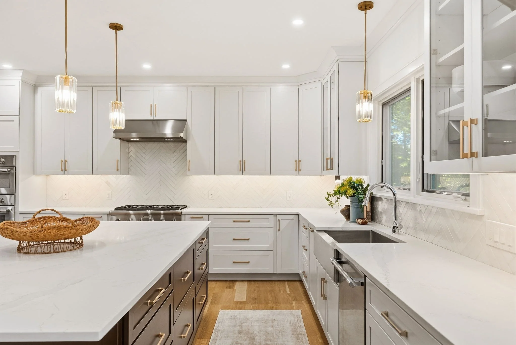 6 bed, 4+ bath apartment for rent at 311 Dedham Ave Unit 311, Needham — photo 10 of 37