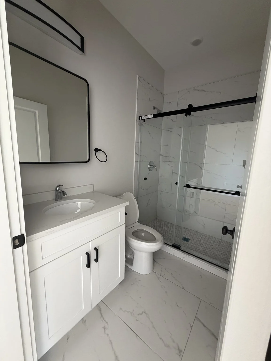 Studio bed, 1 bath apartment for rent at 311 Elm Unit 1, Everett — photo 3 of 9