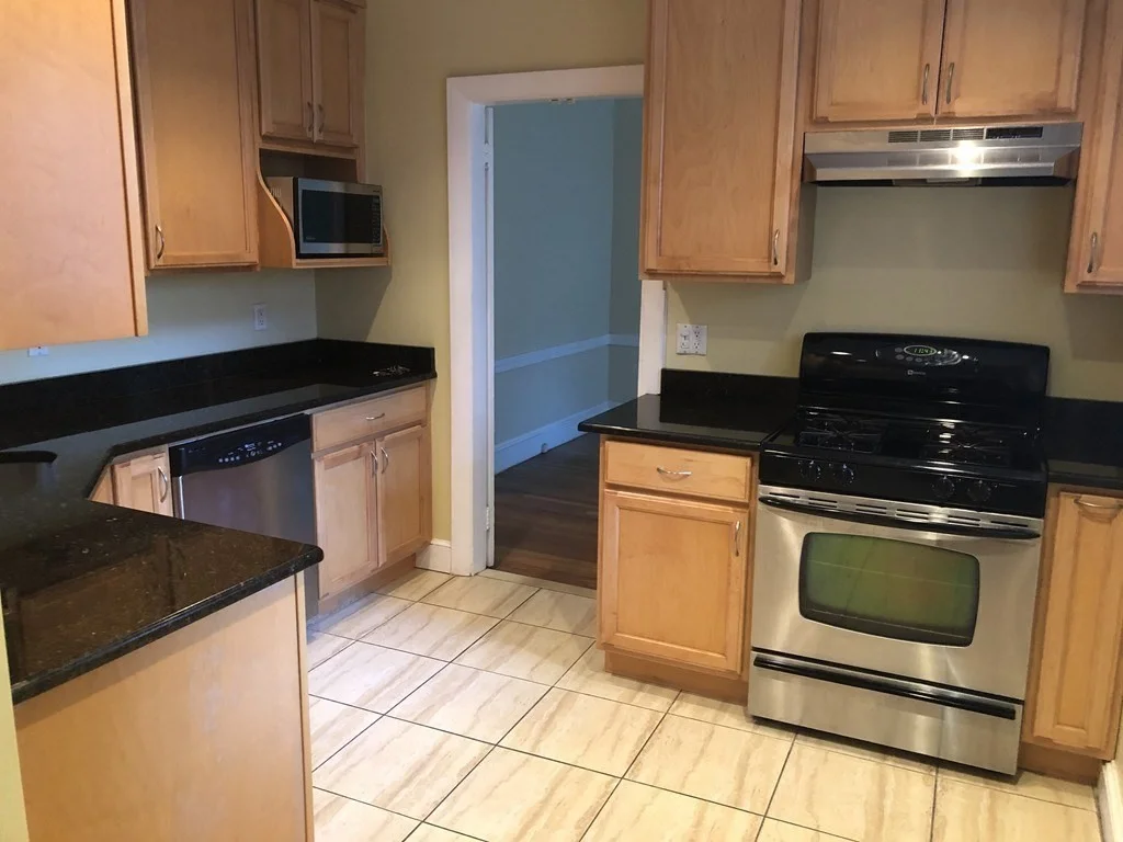 2 bed, 2 bath apartment for rent at 311 Tappan St Unit 1, Beaconsfield — photo 9 of 16