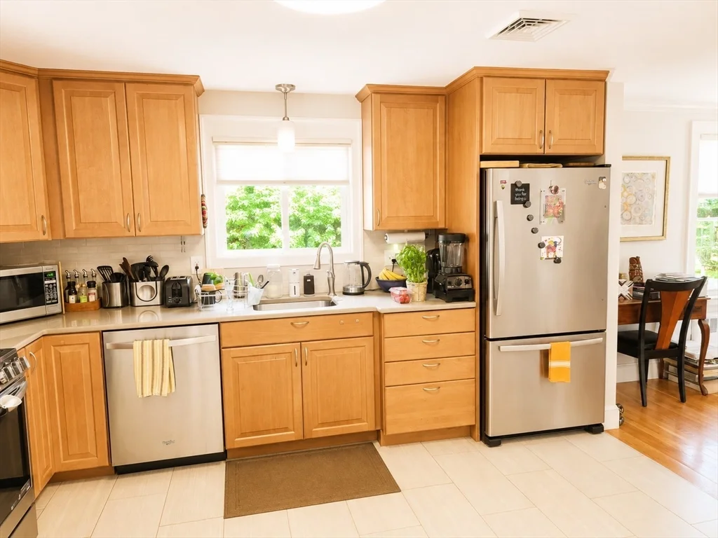 3 bed, 3 bath apartment for rent at 311 Temple Unit 1, West Roxbury — photo 10 of 30