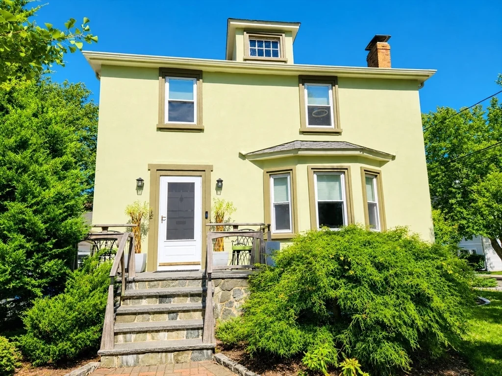 3 bed, 3 bath apartment for rent at 311 Temple Unit 1, West Roxbury — photo 3 of 30