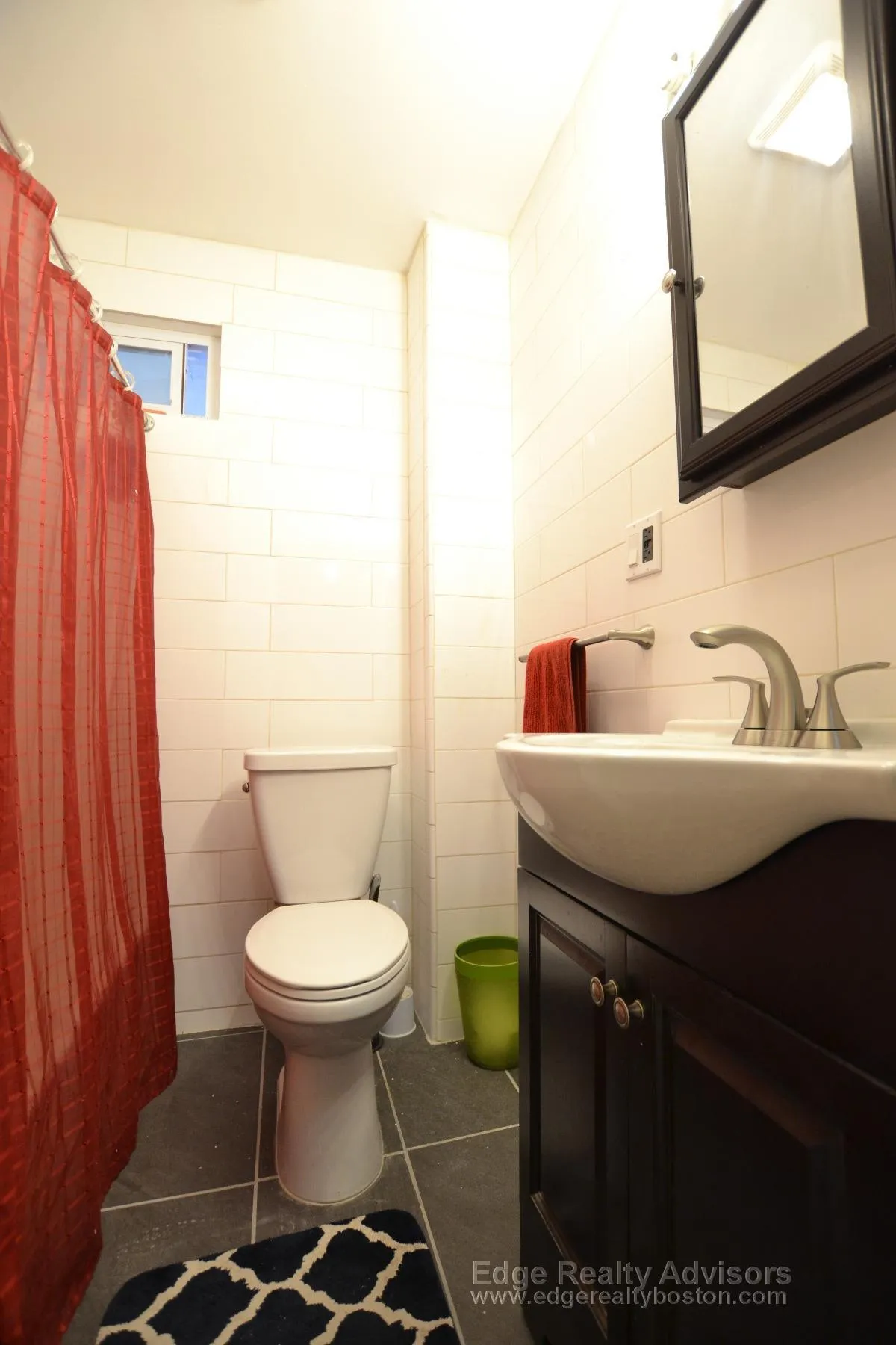 3 bed, 1 bath apartment for rent at 311 Warren St Unit 2, Waltham — photo 3 of 7