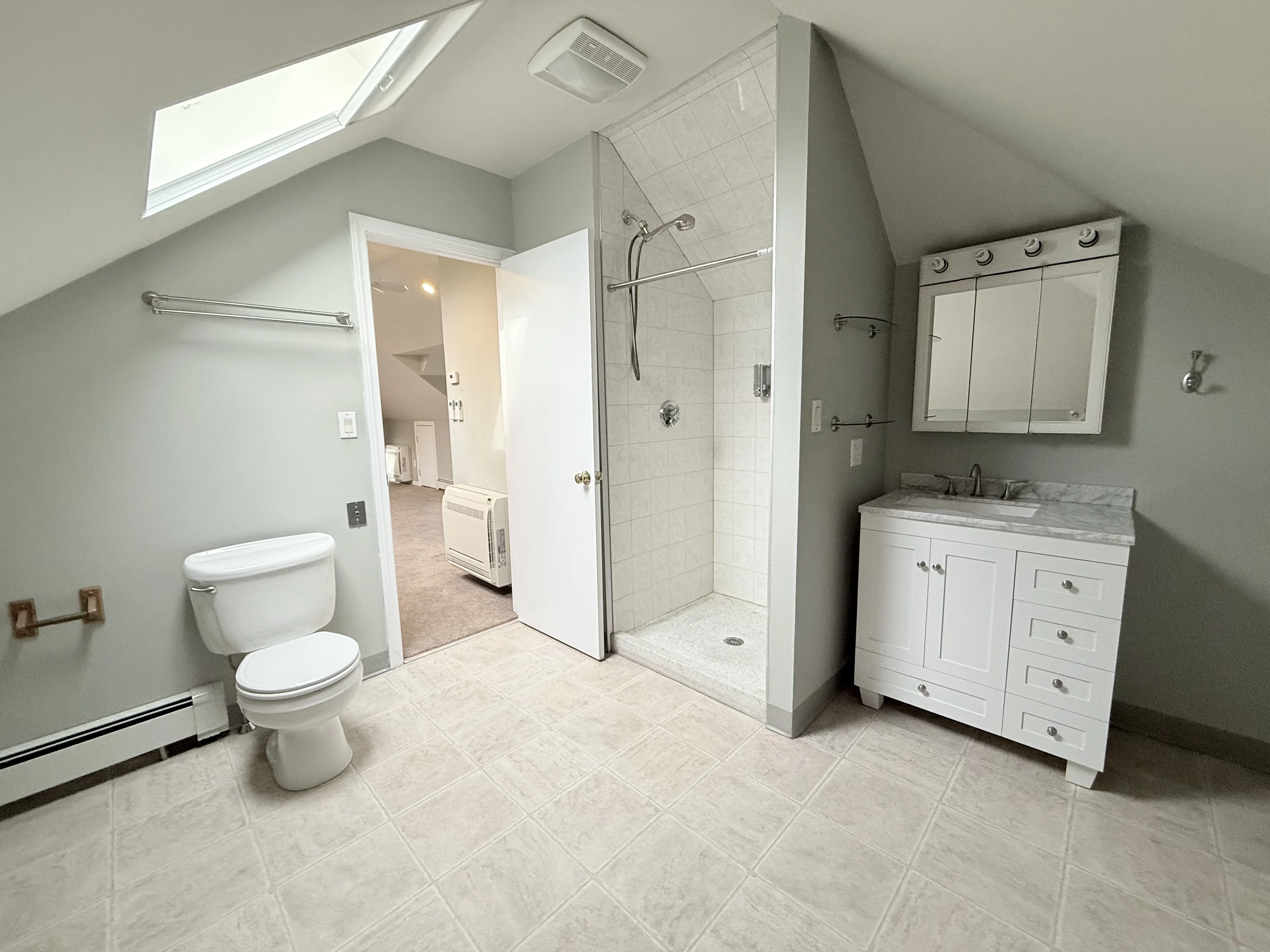 3 bed, 2 bath apartment for rent at 311 Waverley Ave Unit 311, Watertown — photo 5 of 11