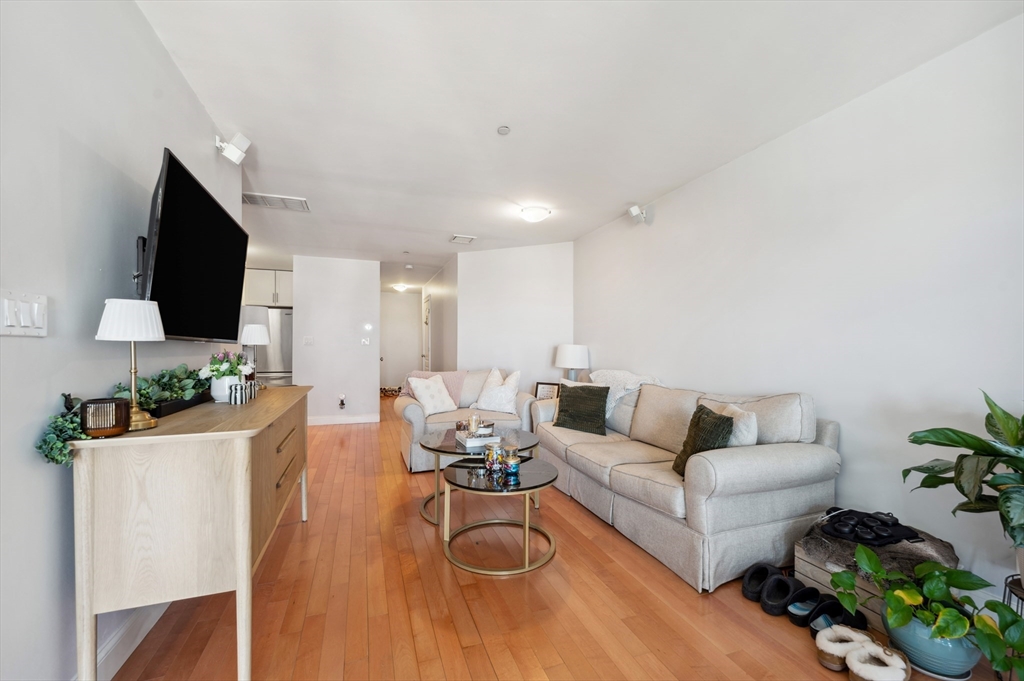 1 bed, 1 bath apartment for rent at 312-320 W 3rd St Unit 305, South Boston — photo 6 of 19