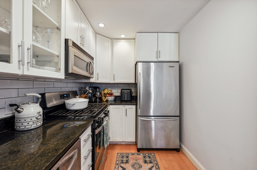 1 bed, 1 bath apartment for rent at 312-320 W 3rd St Unit 305, South Boston — photo 11 of 19