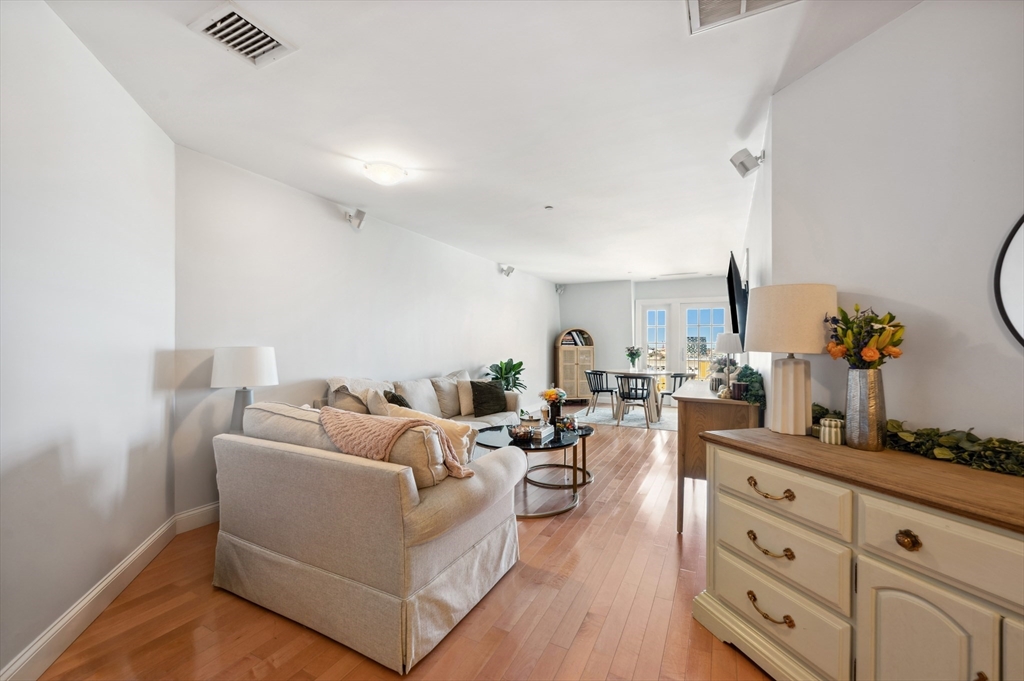 1 bed, 1 bath apartment for rent at 312-320 W 3rd St Unit 305, South Boston — photo 8 of 19