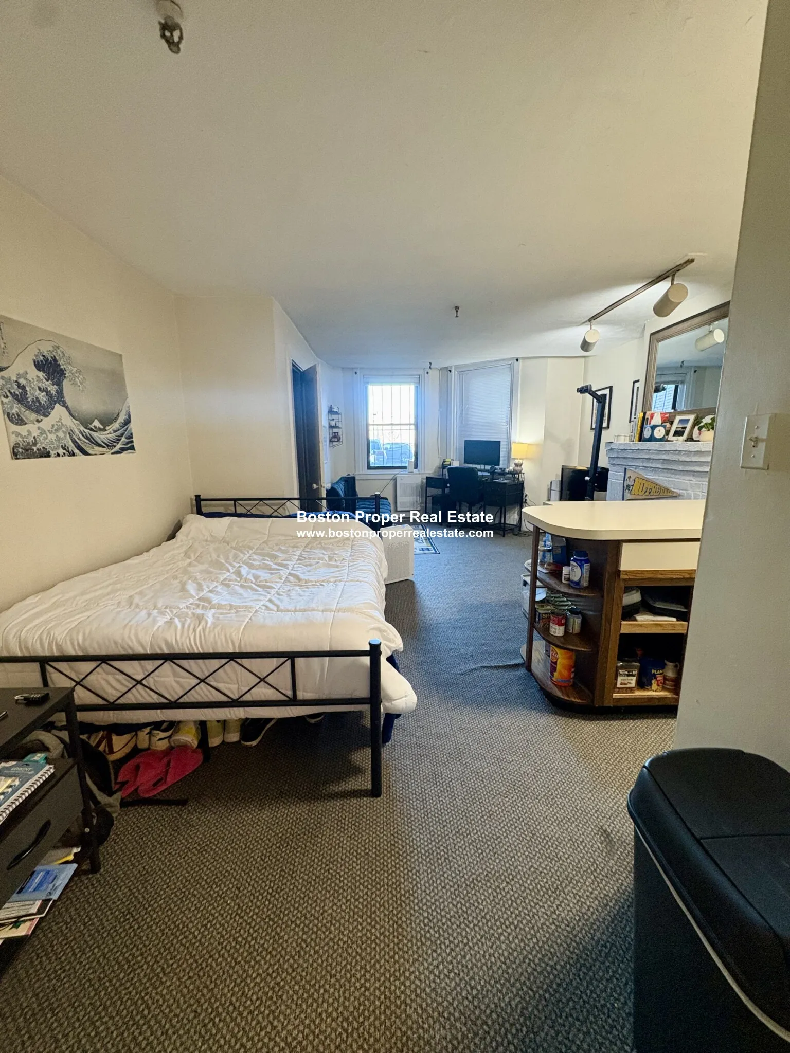 Studio bed, 1 bath apartment for rent at 312 Beacon St Unit 1, Back Bay — photo 2 of 6