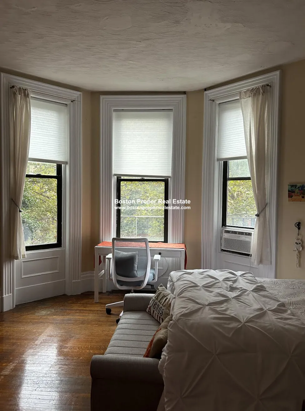 Studio bed, 1 bath apartment for rent at 312 Beacon St Unit 4, Back Bay — photo 1 of 9