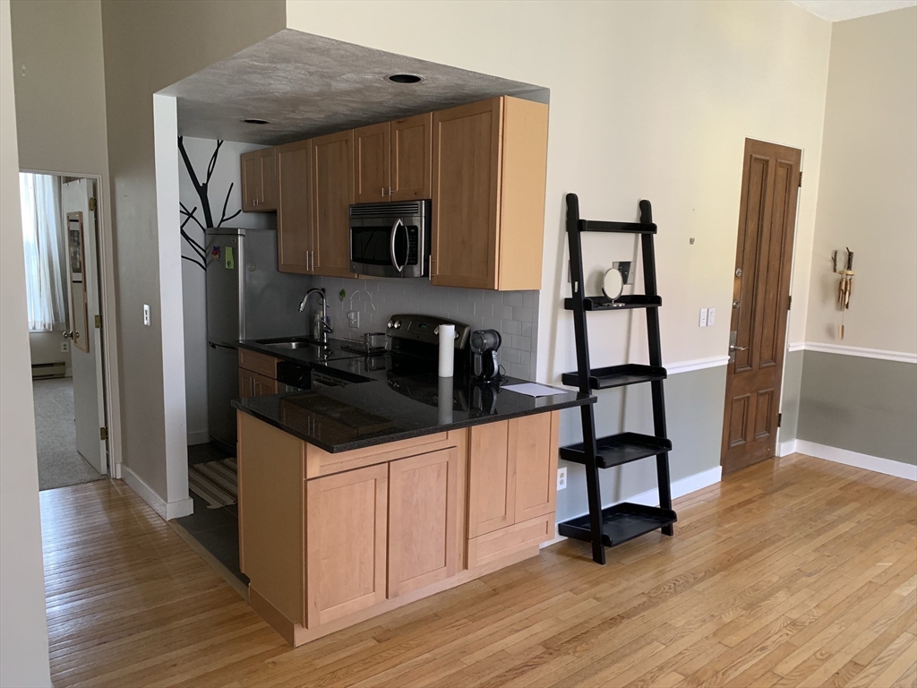 1 bed, 1 bath apartment for rent at 312 Columbus Ave Unit 5, South End — photo 3 of 7
