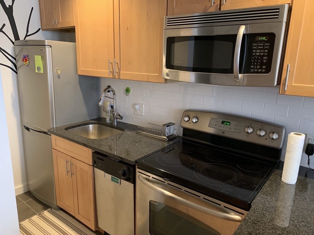 1 bed, 1 bath apartment for rent at 312 Columbus Ave Unit 5, South End — photo 2 of 7
