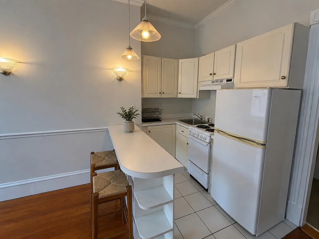 1 bed, 1 bath apartment for rent at 312 Marlborough St Unit 5, Back Bay — photo 3 of 4