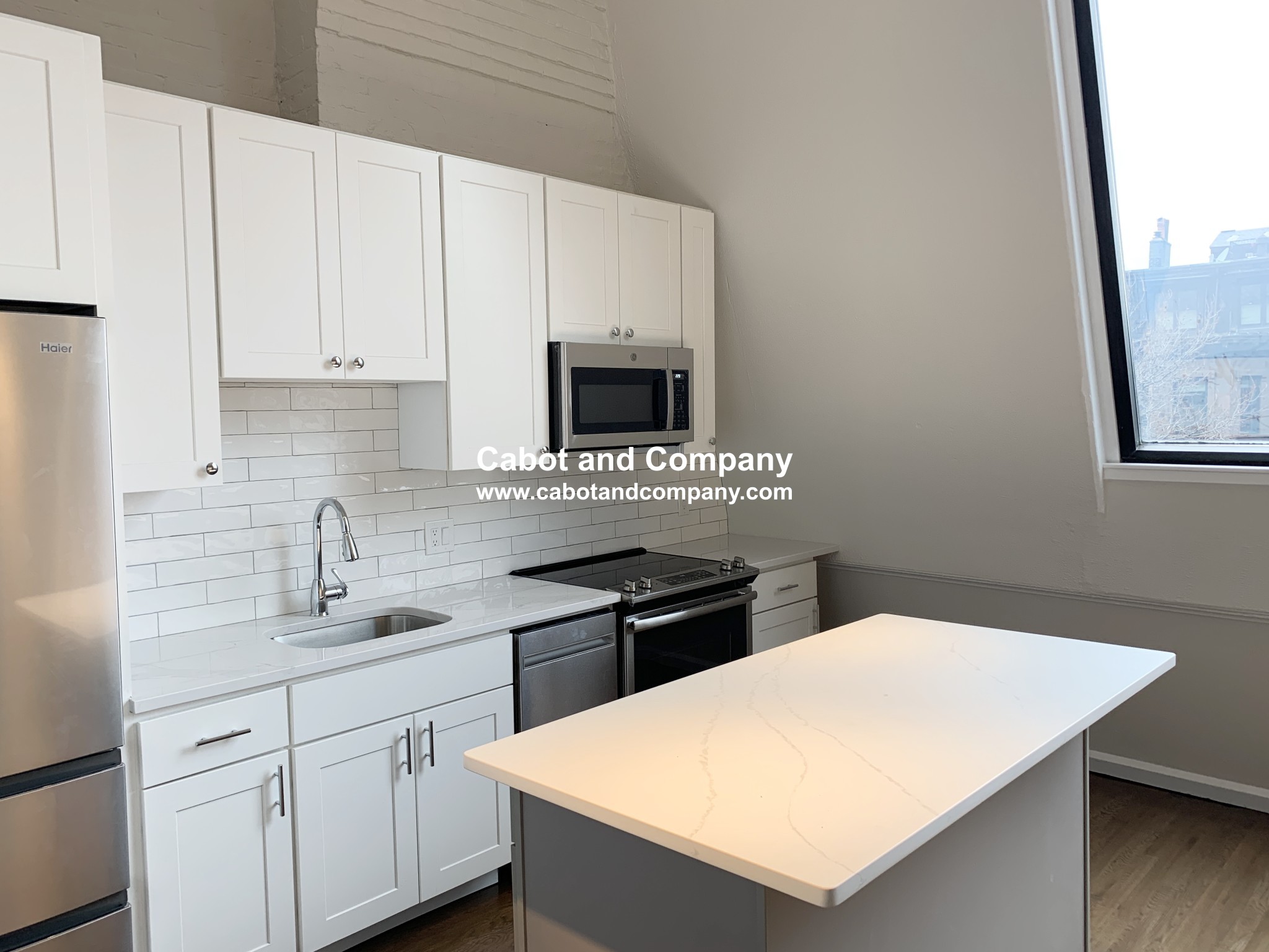 2 bed, 1 bath apartment for rent at 312 Marlborough St Unit PH, Back Bay — photo 2 of 15